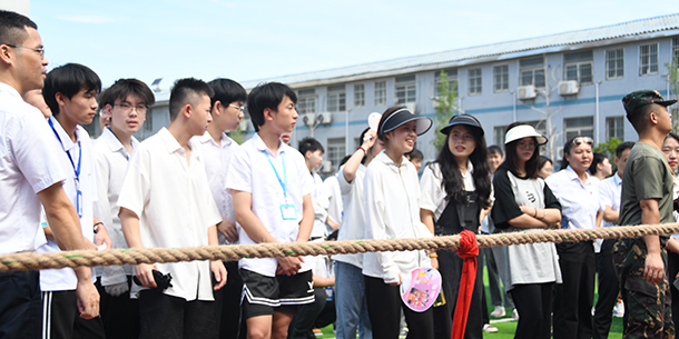湖南托雅互聯(lián)網(wǎng)技工學校專業(yè)學費_中職學校學費多少
